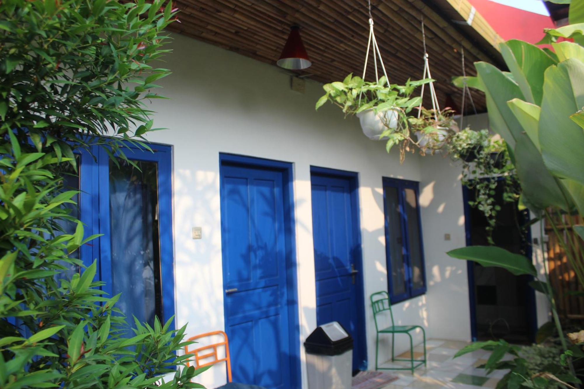 Viavia Guesthouse Yogyakarta Exterior photo