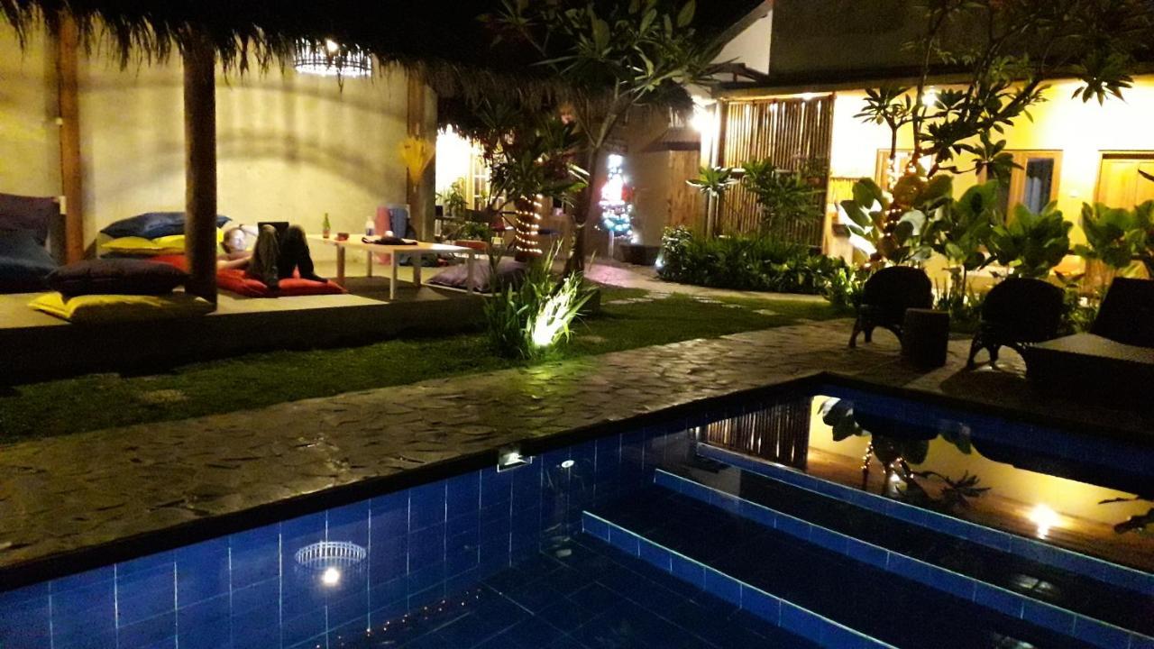 Viavia Guesthouse Yogyakarta Exterior photo